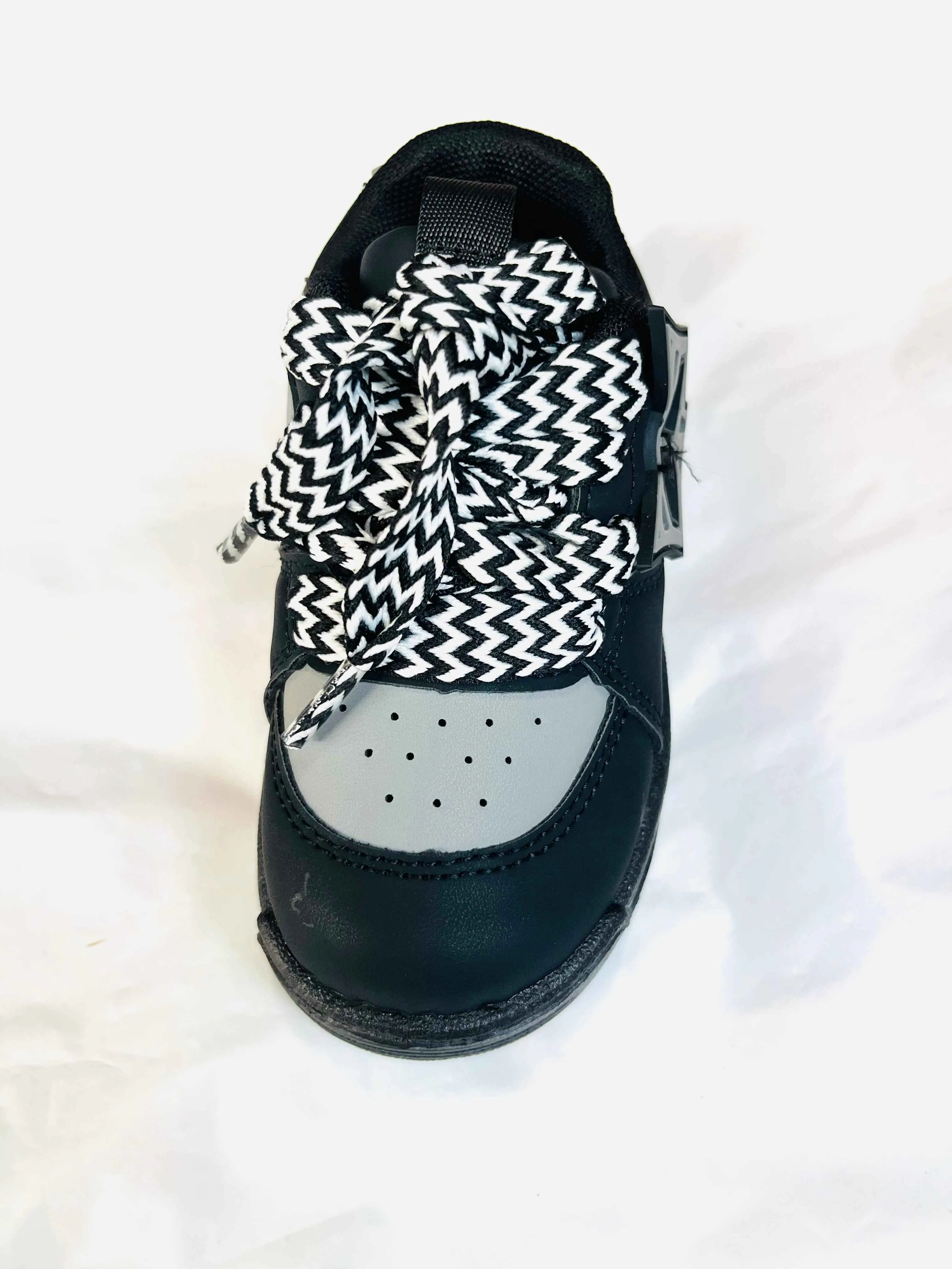 Kids' Black & Grey Zigzag Lace Chunky Low-Top Sneaker