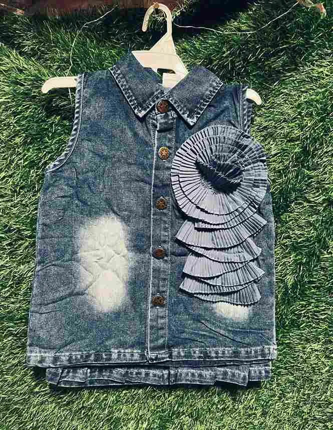 Denim sleeveless vest with ruffle